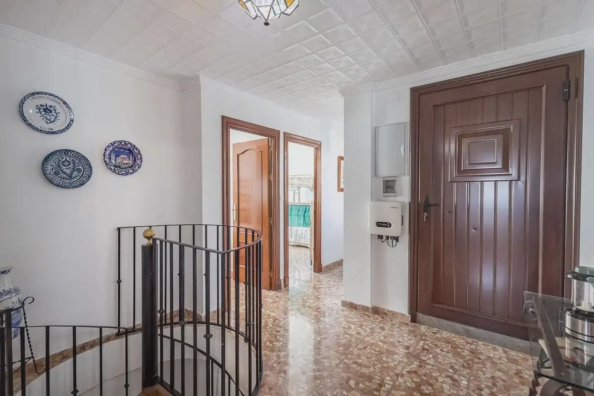 Villa til salg i Atarfe med swimmingpool garage - € 370.000 (Ref: 9836988)