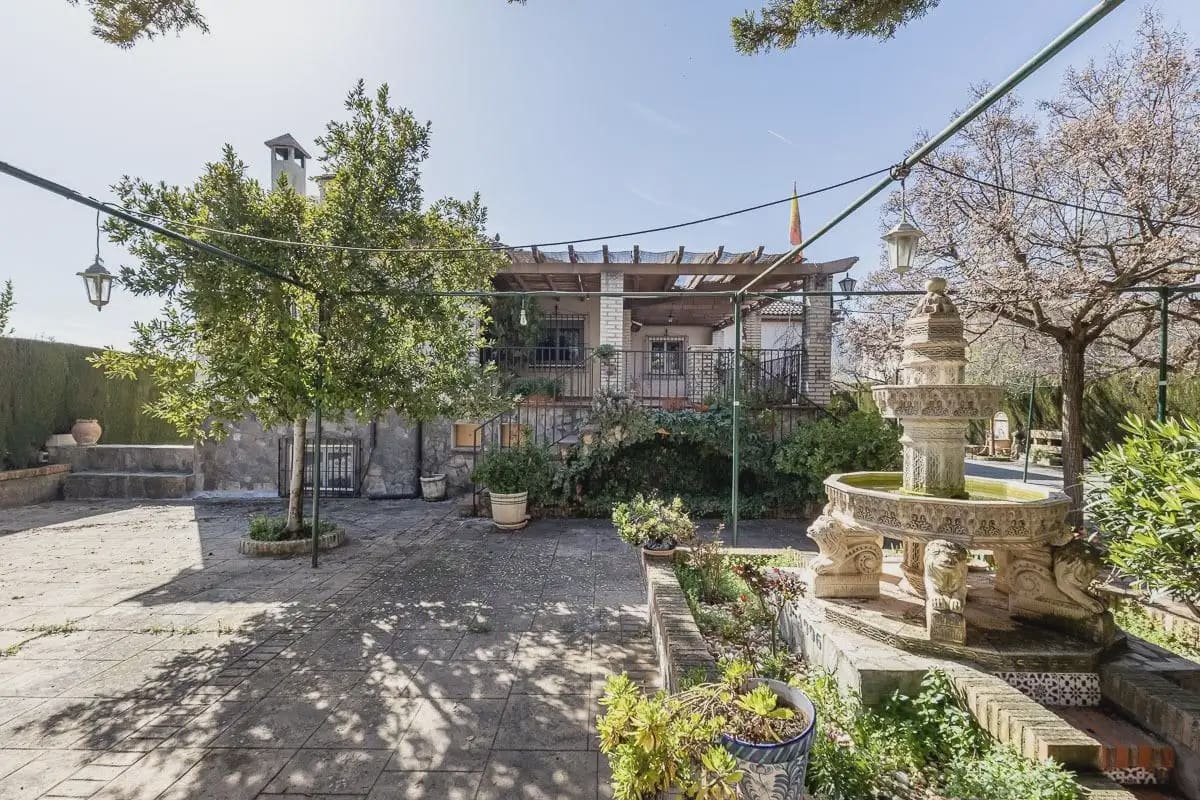 Villa til salg i Atarfe med swimmingpool garage - € 370.000 (Ref: 9836988)