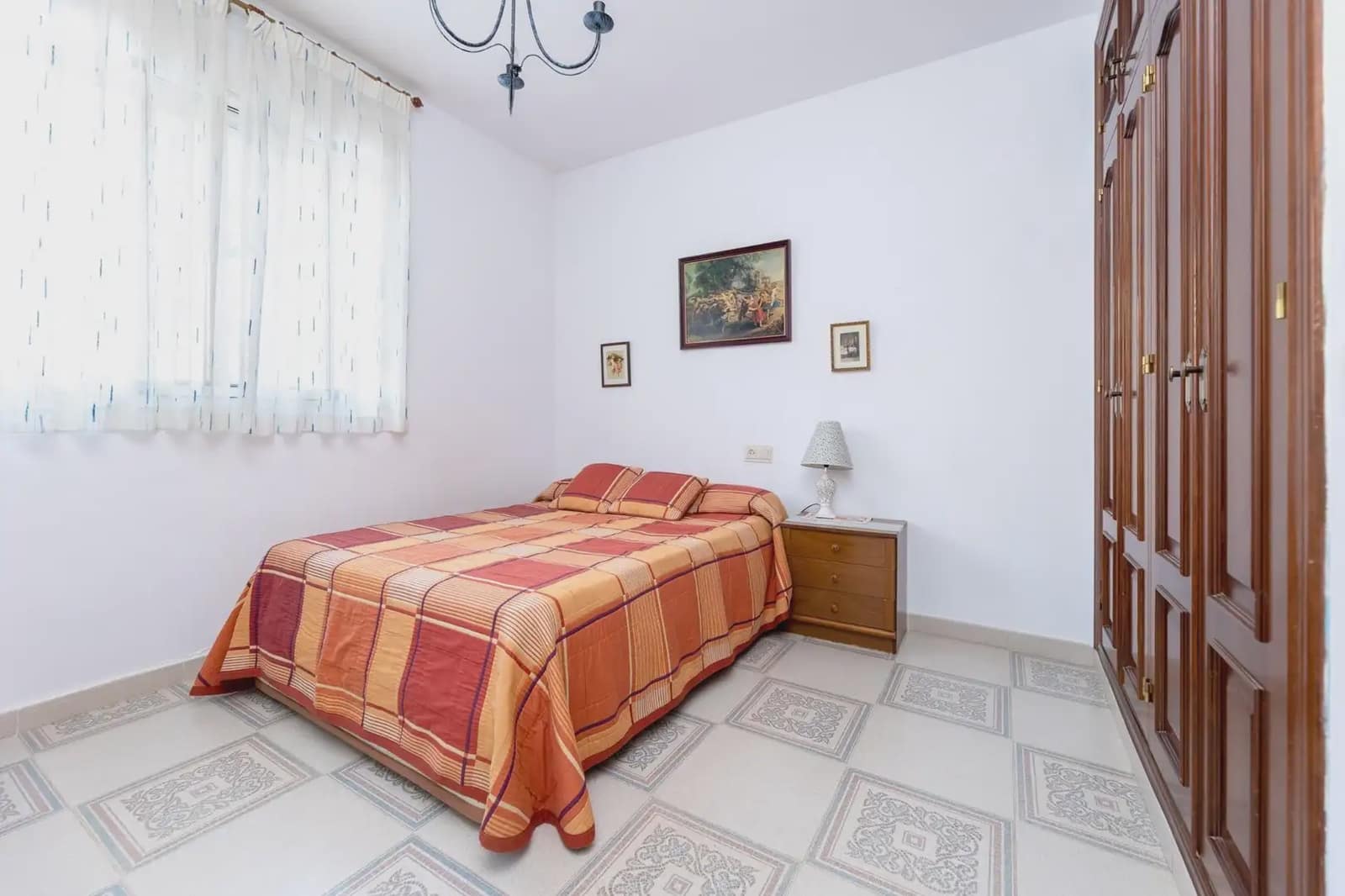 Villa zu verkaufen in Cogollos Vega mit Pool Garage - 236.000 € (Ref: 9836989)