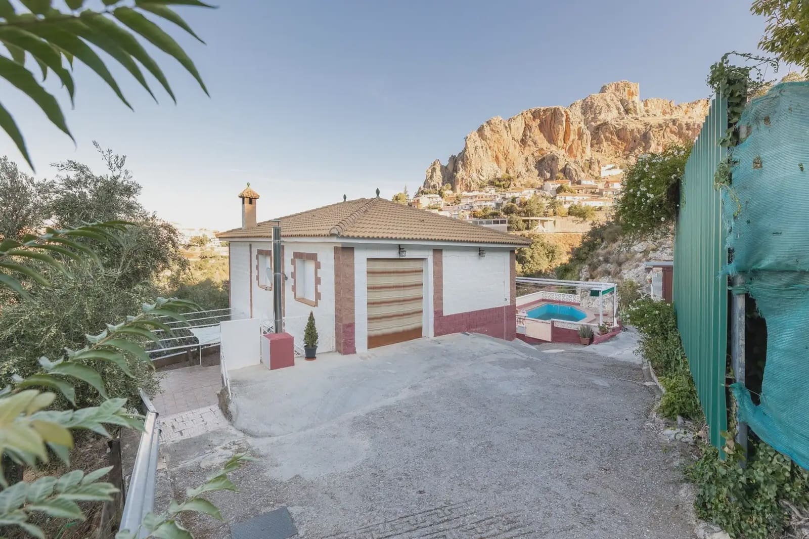 Villa zu verkaufen in Cogollos Vega mit Pool Garage - 236.000 € (Ref: 9836989)