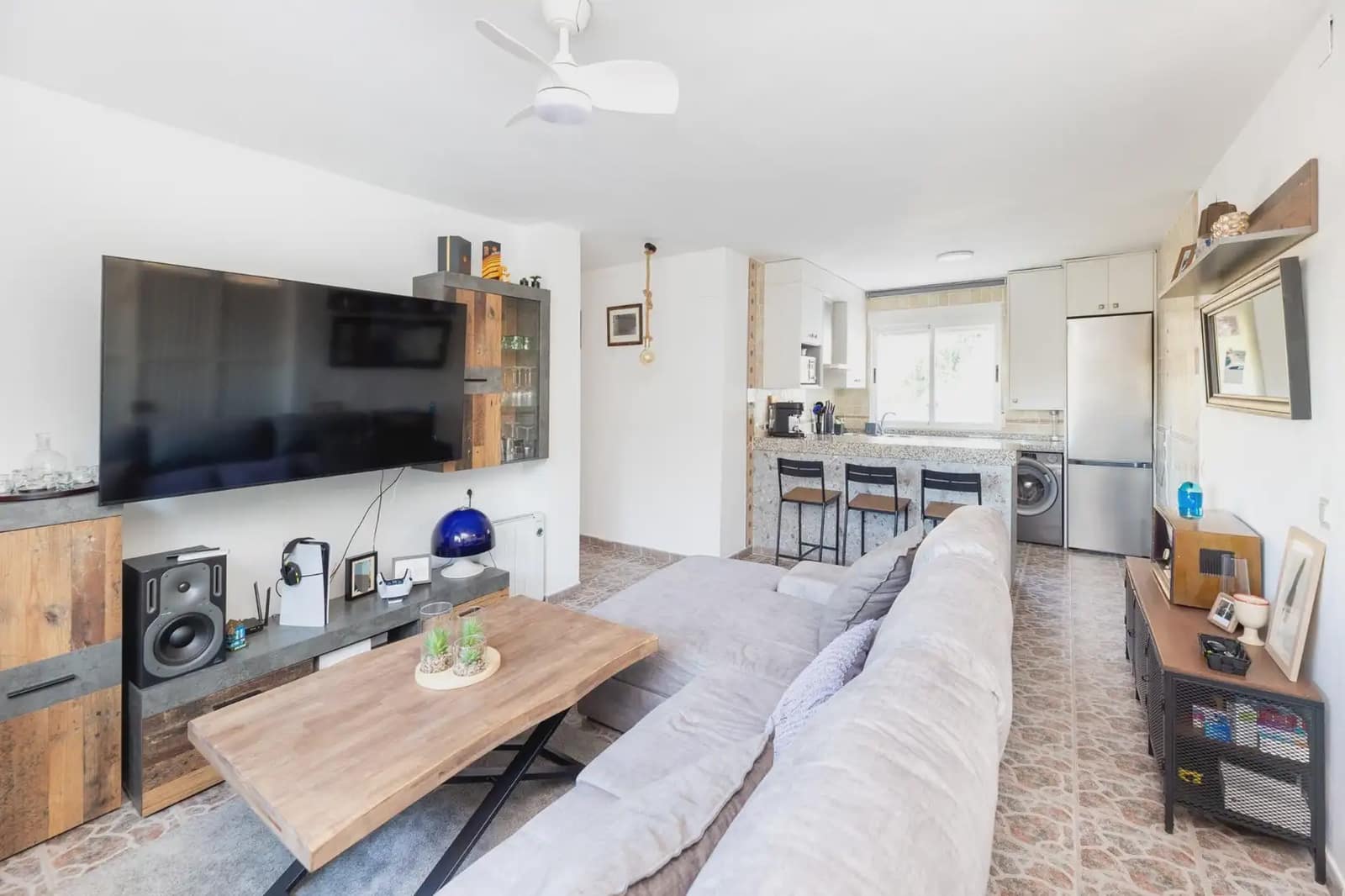 Villa zu verkaufen in Cogollos Vega mit Pool Garage - 236.000 € (Ref: 9836989)
