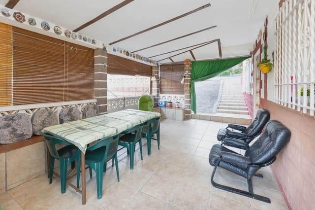 Villa in vendita in Cogollos Vega con piscina garage - 236.000 € (Rif: 9836989)