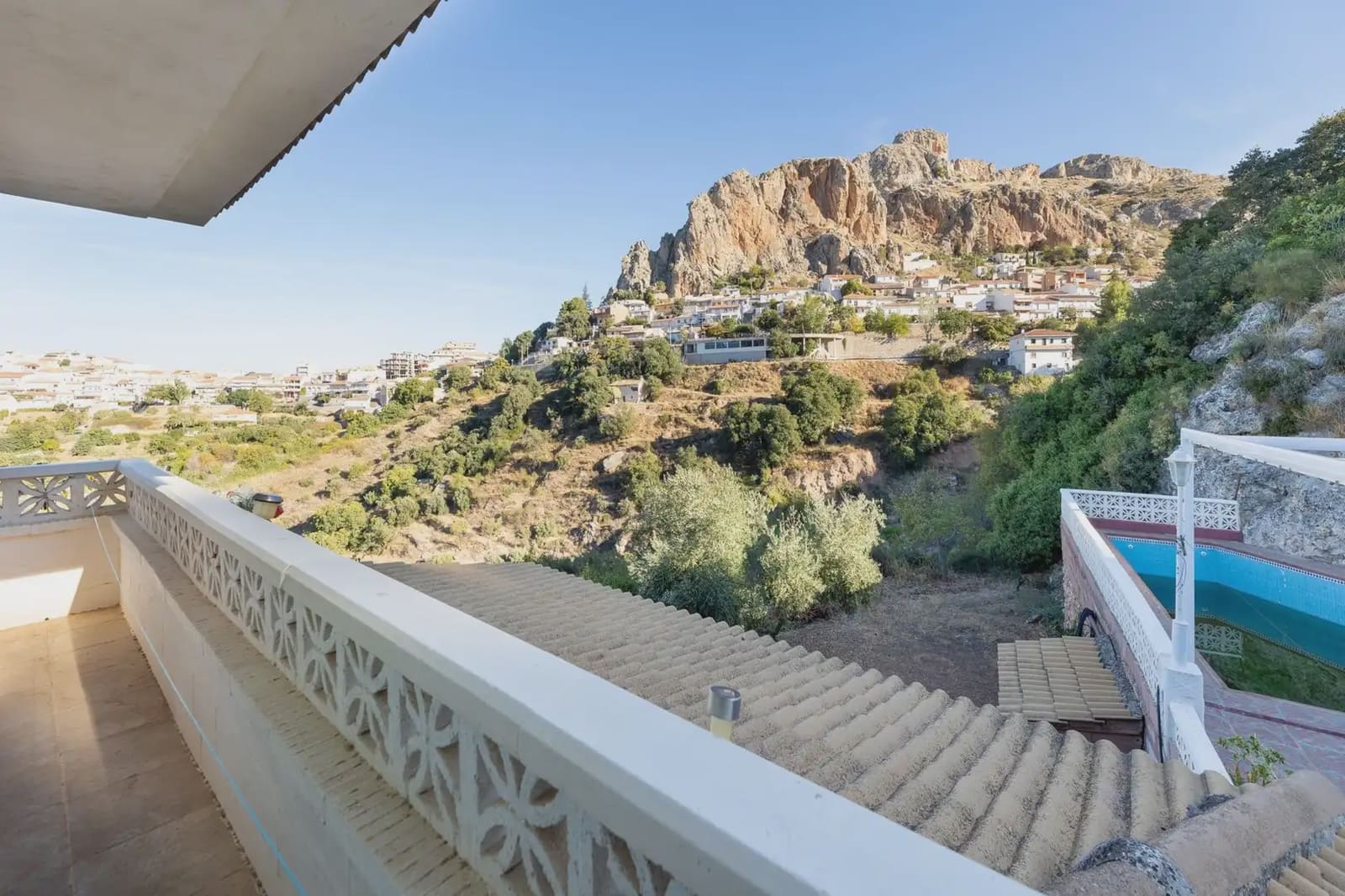 Villa zu verkaufen in Cogollos Vega mit Pool Garage - 236.000 € (Ref: 9836989)