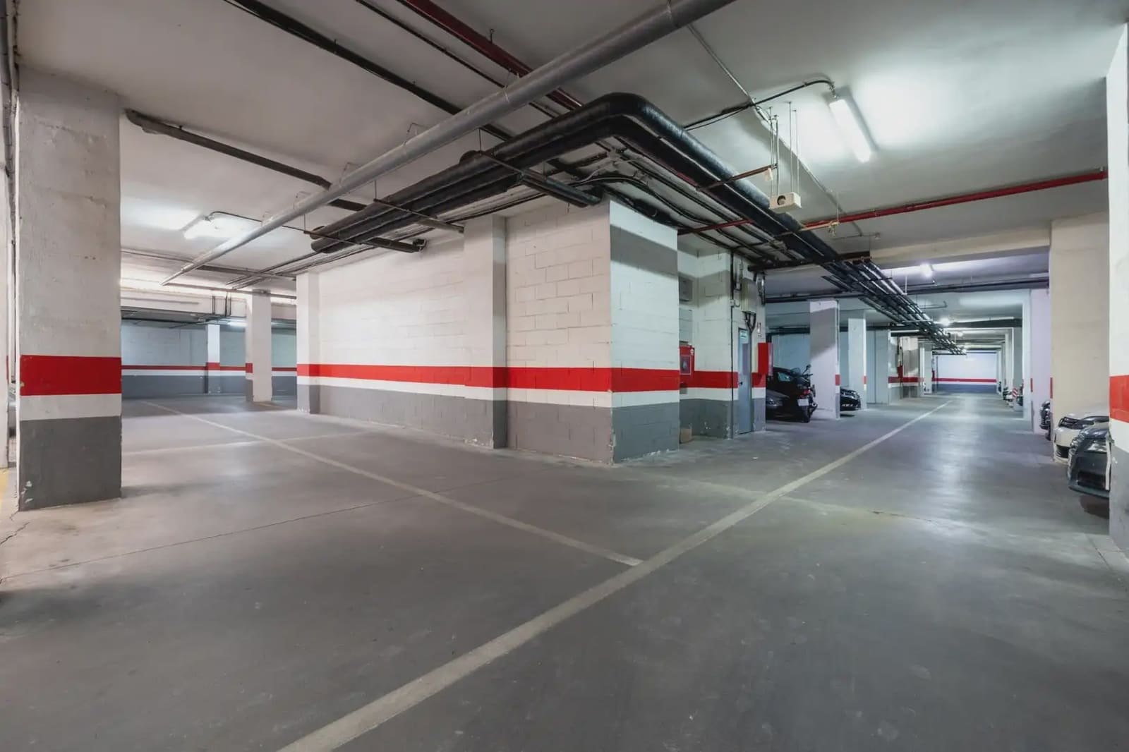 Garaż na sprzedaż w Miasto Grenada - 23 000 € (Ref: 9836991)