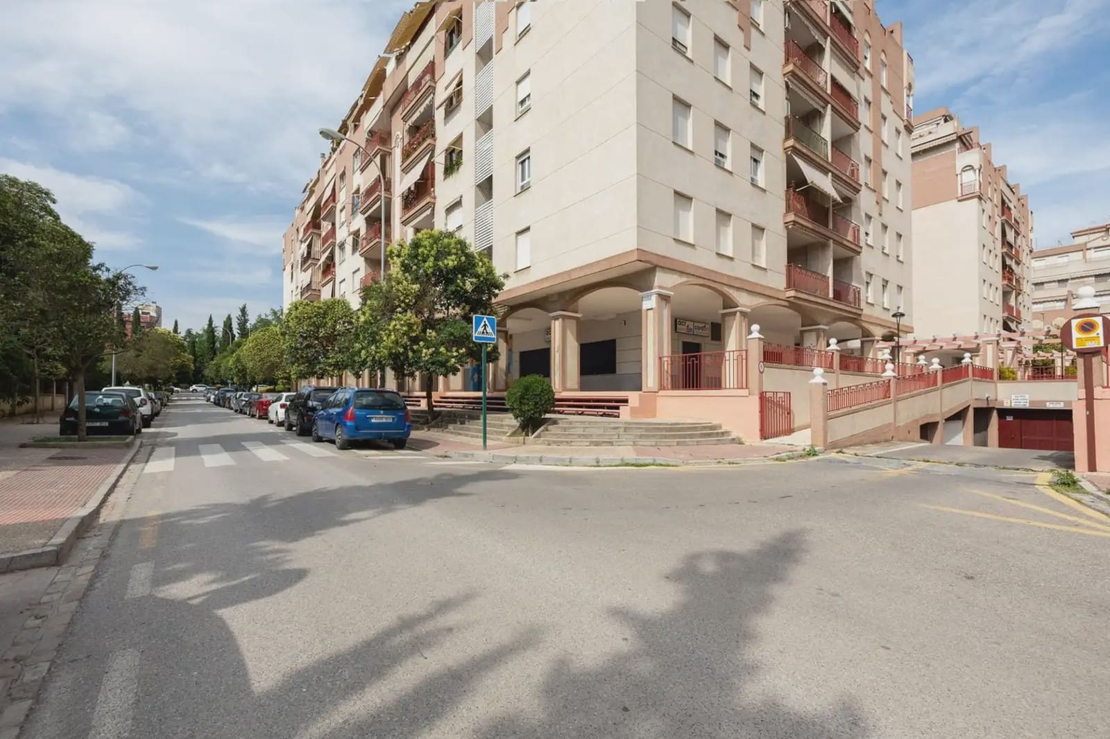 Garaż na sprzedaż w Miasto Grenada - 23 000 € (Ref: 9836991)