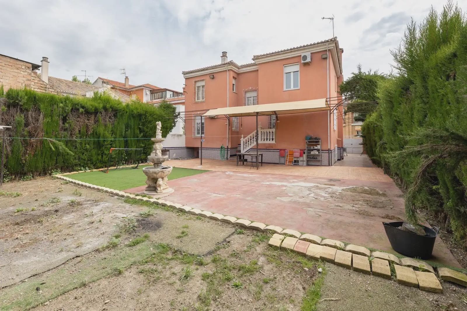 Villa for sale in Santa Fe with garage - € 325,000 (Ref: 9836993)