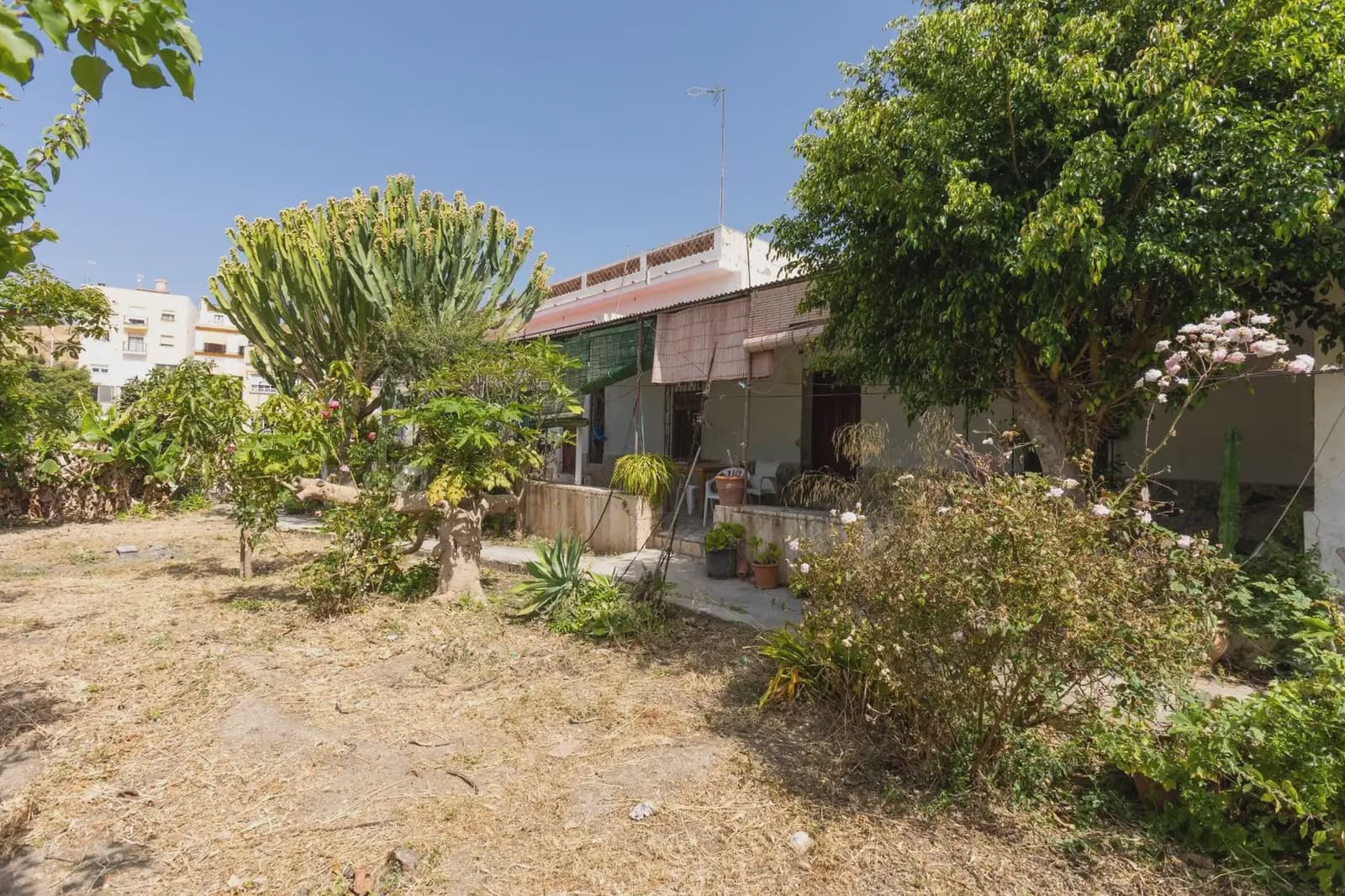 Building Plot for sale in Almunecar - € 990,000 (Ref: 9836994)