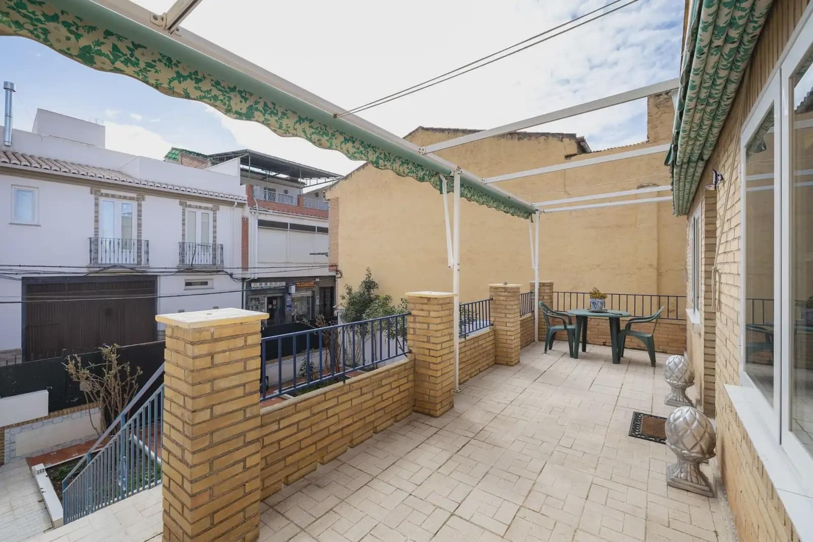 Byhus til salg i Armilla med garage - € 284.000 (Ref: 9836995)