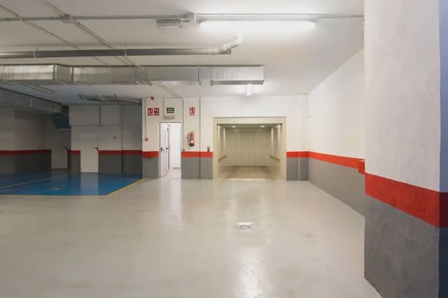 Garage for sale in Figares, Granada city - € 39,499 (Ref: 9836998)