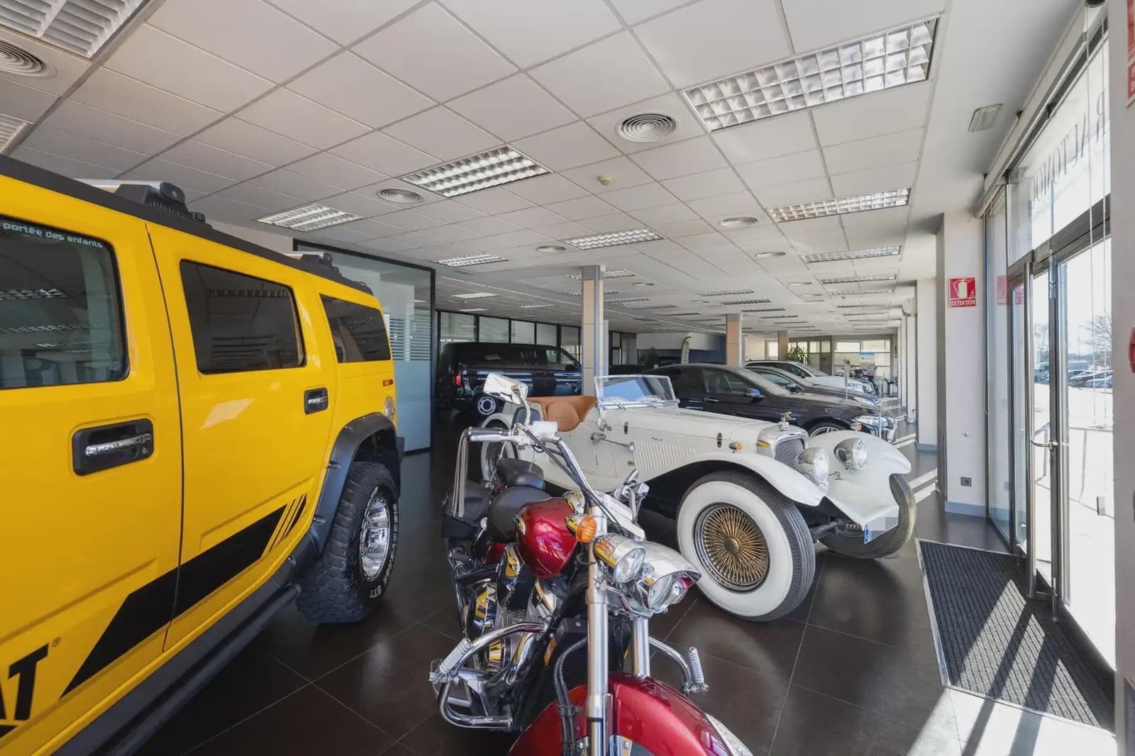 Local Comercial en Peligros en venta - 2.100.000 € (Ref: 9837002)