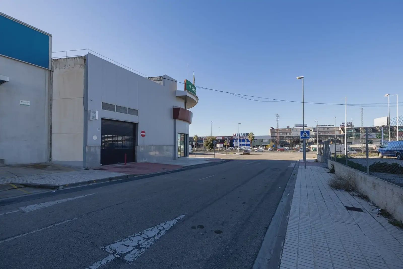 Local Comercial en Peligros en venta - 2.100.000 € (Ref: 9837002)