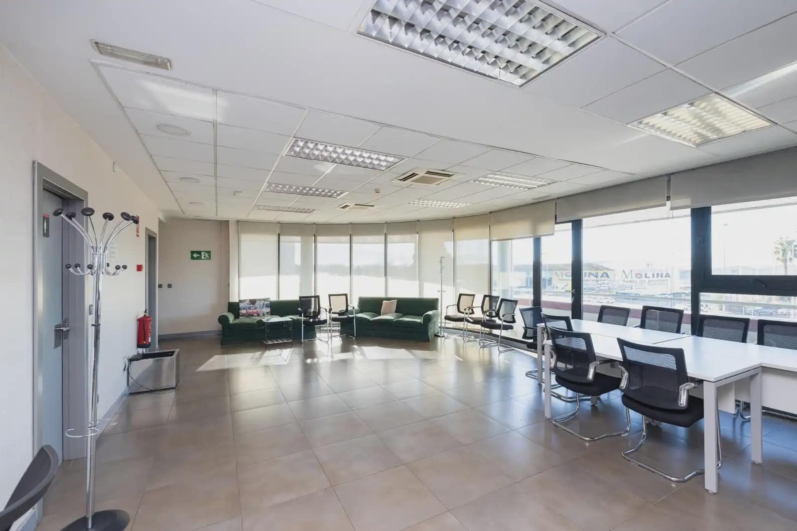 Local Comercial en Peligros en venta - 2.100.000 € (Ref: 9837002)