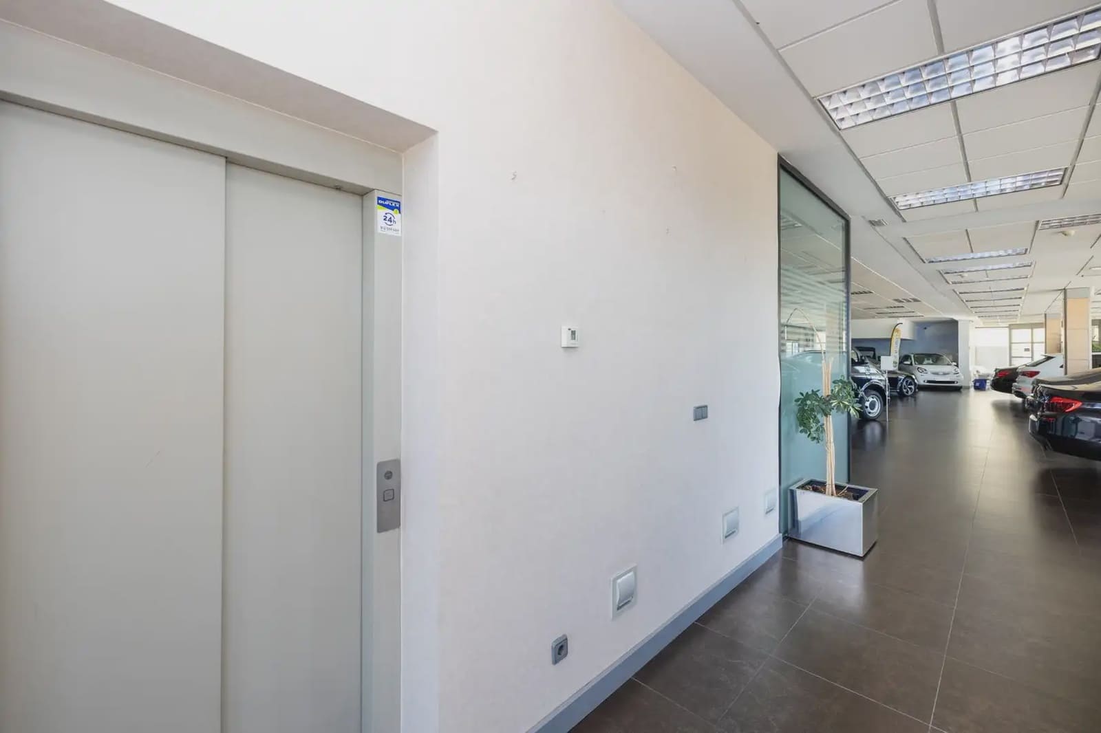 Local Comercial en Peligros en venta - 2.100.000 € (Ref: 9837002)