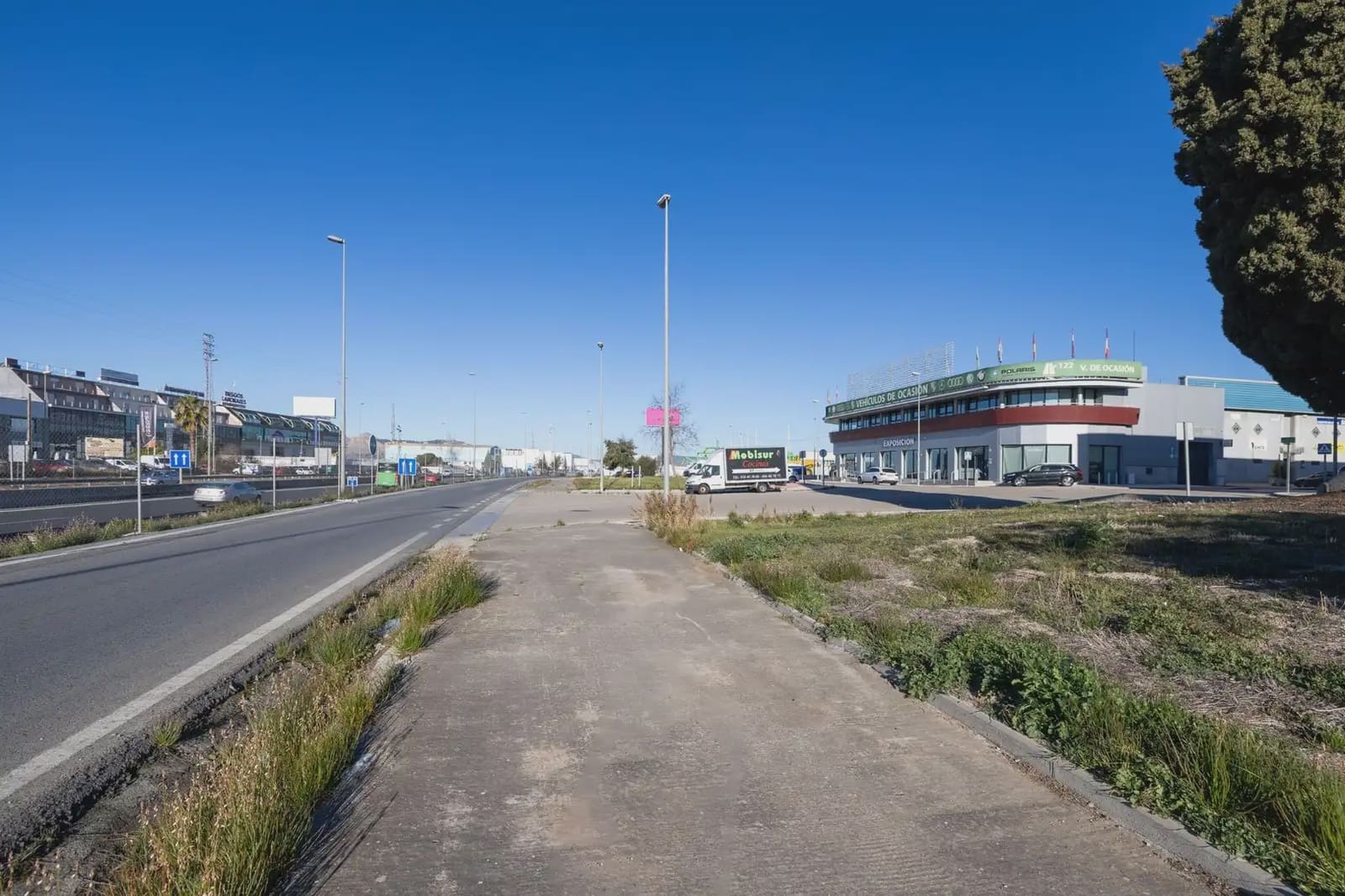 Local Comercial en Peligros en venta - 2.100.000 € (Ref: 9837002)