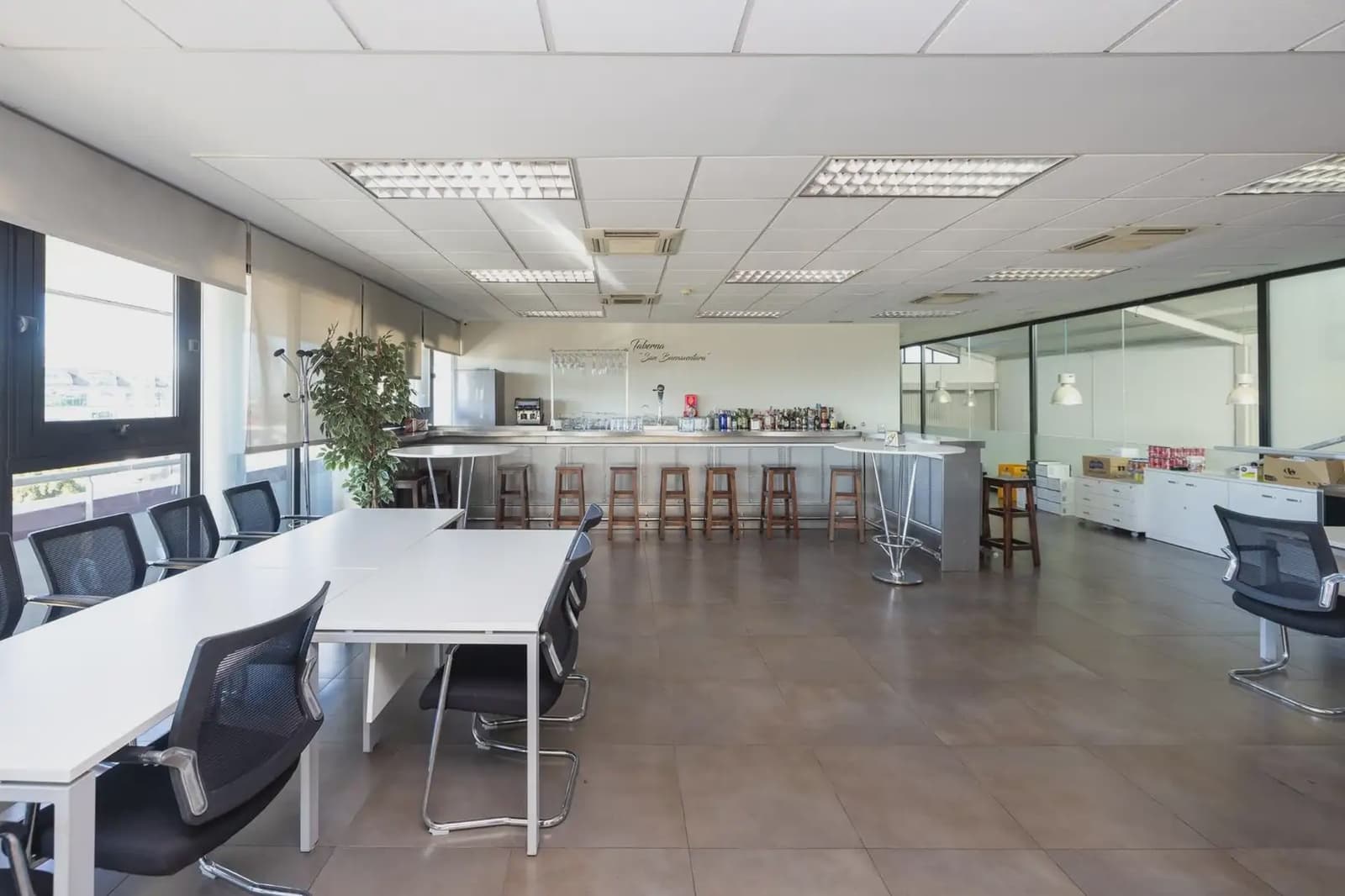 Local Comercial en Peligros en venta - 2.100.000 € (Ref: 9837002)