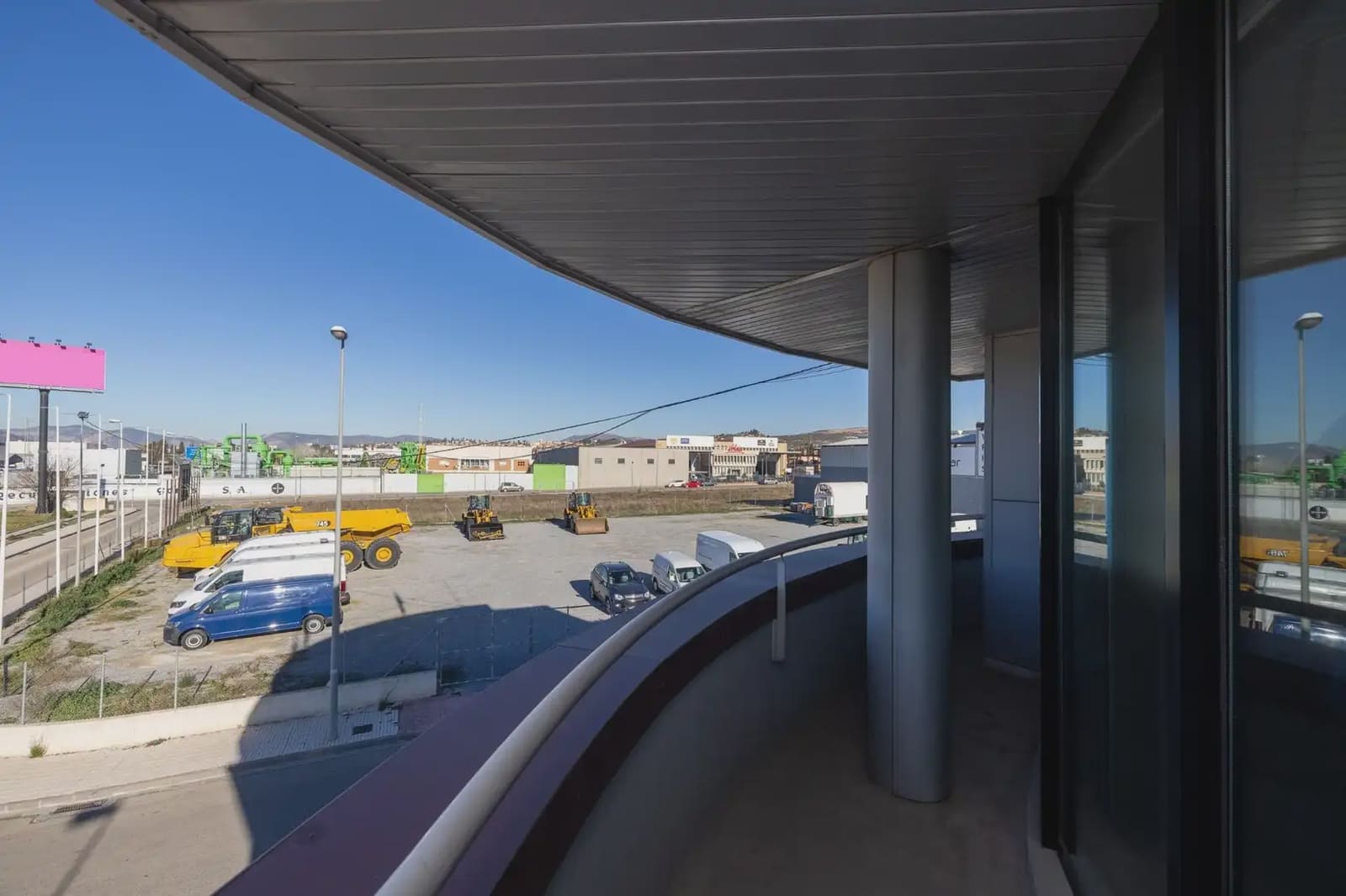 Local Comercial en Peligros en venta - 2.100.000 € (Ref: 9837002)