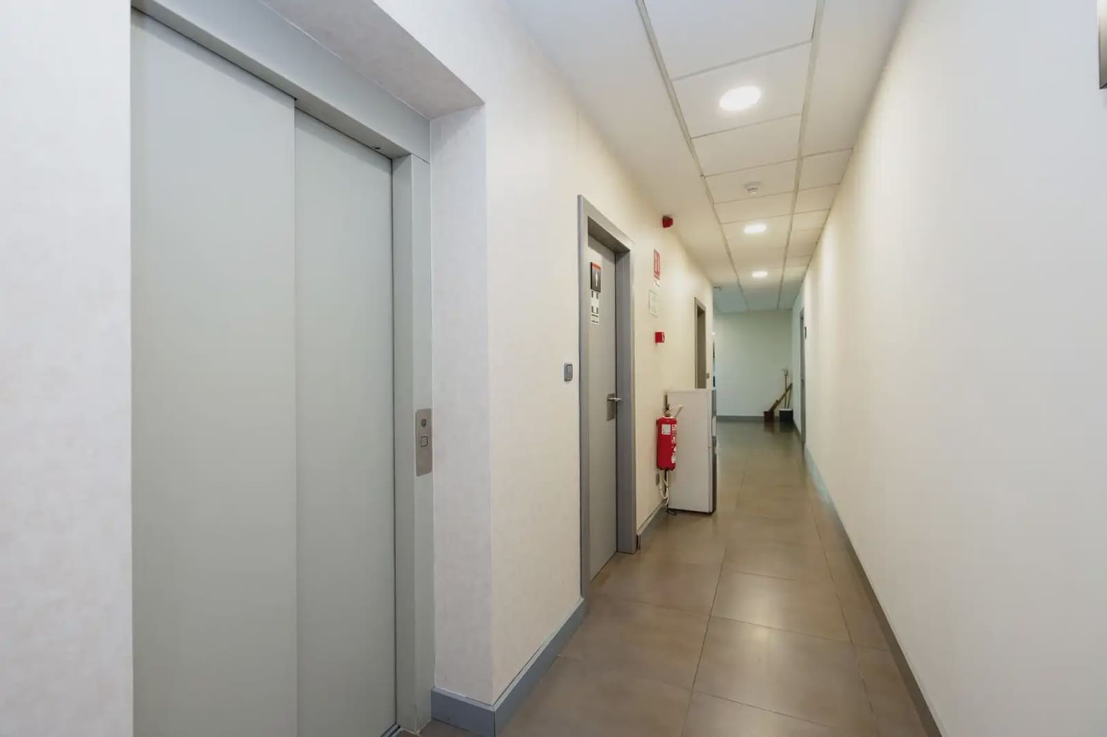 Local Comercial en Peligros en venta - 2.100.000 € (Ref: 9837002)