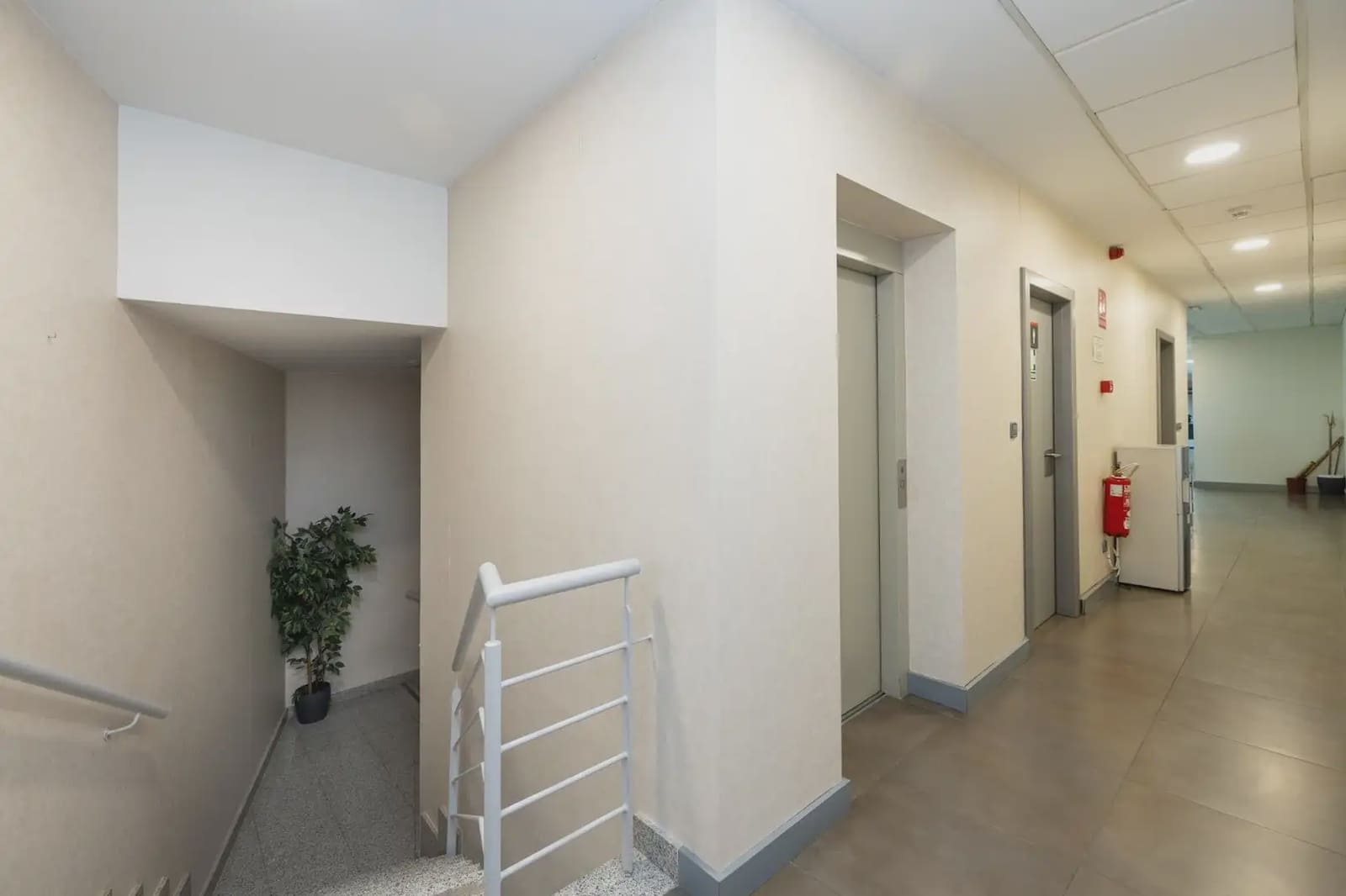 Local Comercial en Peligros en venta - 2.100.000 € (Ref: 9837002)