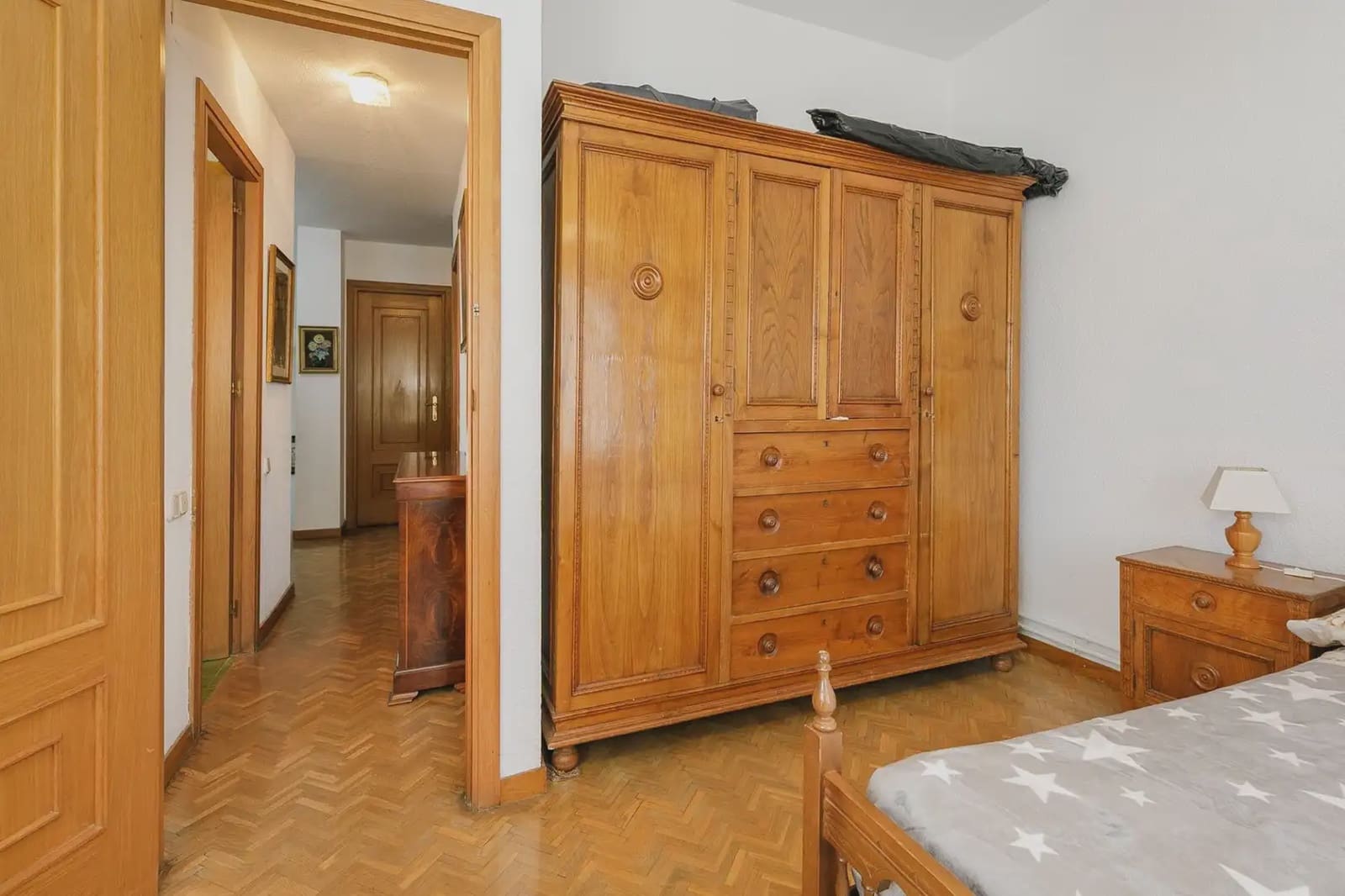 Villa for sale in Granada city with garage - € 735,000 (Ref: 9837003)