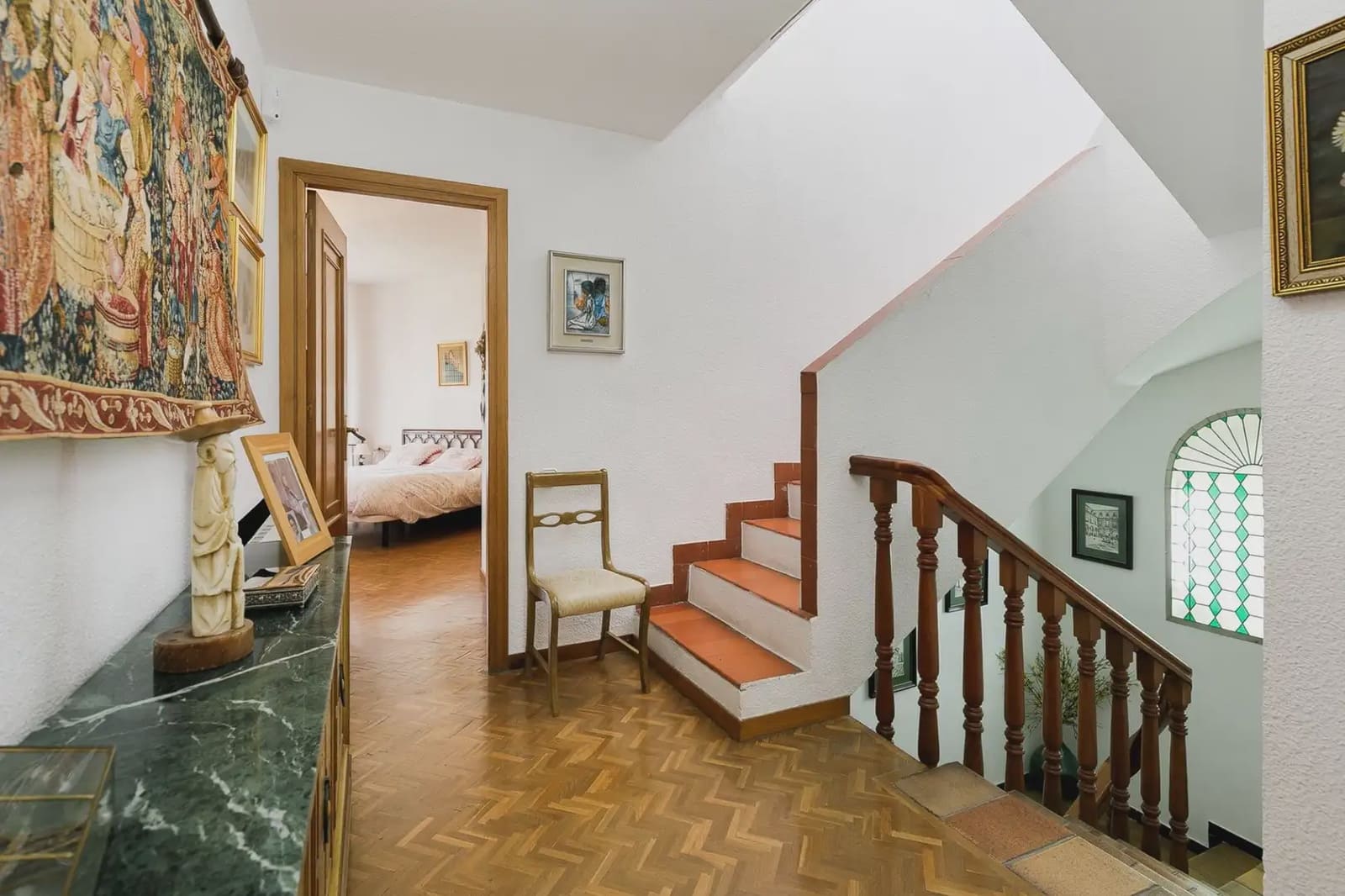 Villa for sale in Granada city with garage - € 735,000 (Ref: 9837003)