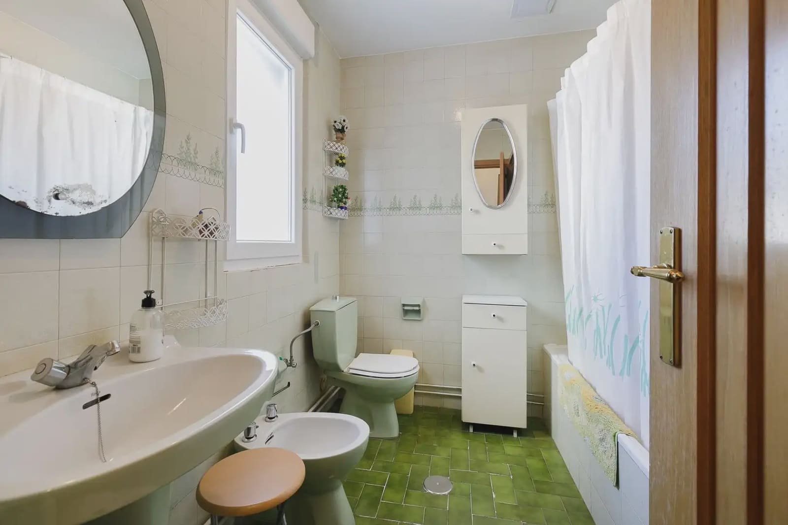 Villa for sale in Granada city with garage - € 735,000 (Ref: 9837003)