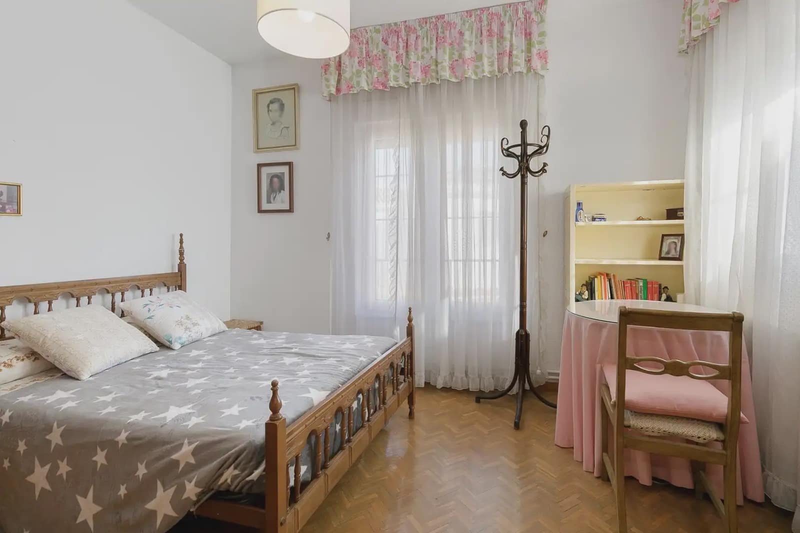 Villa for sale in Granada city with garage - € 735,000 (Ref: 9837003)