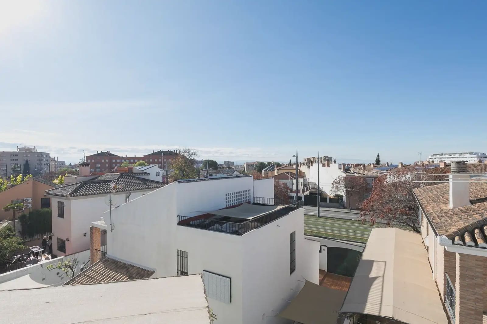 Villa for sale in Granada city with garage - € 735,000 (Ref: 9837003)