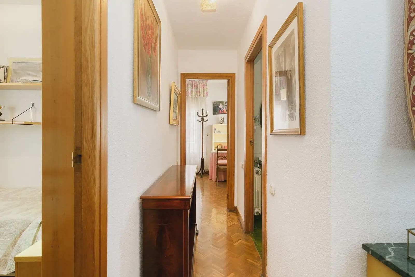 Villa for sale in Granada city with garage - € 735,000 (Ref: 9837003)