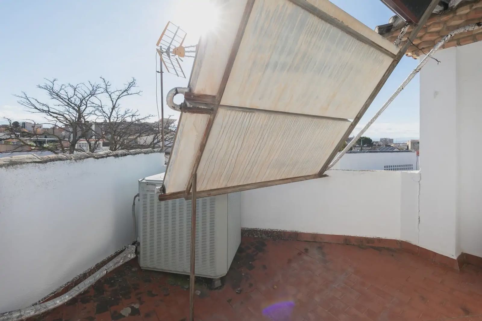 Villa for sale in Granada city with garage - € 735,000 (Ref: 9837003)