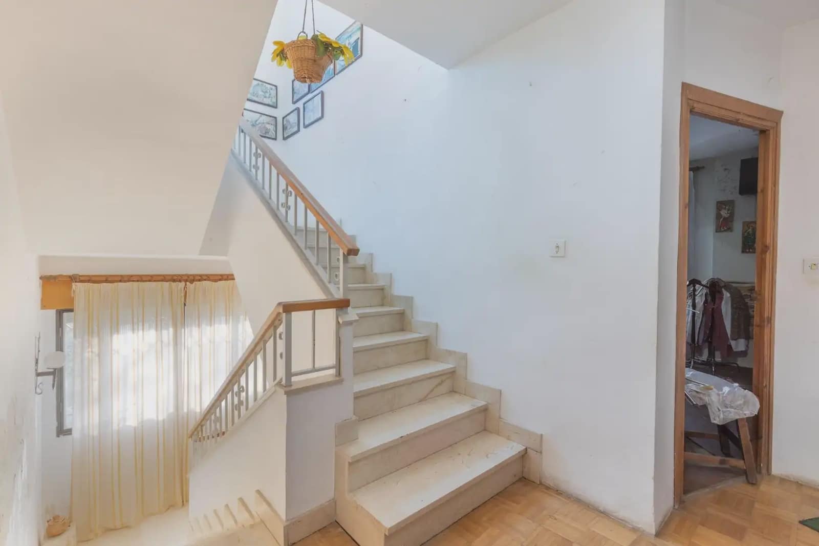 Villa te koop in La Zubia met garage - € 1.100.000 (Ref: 9837004)