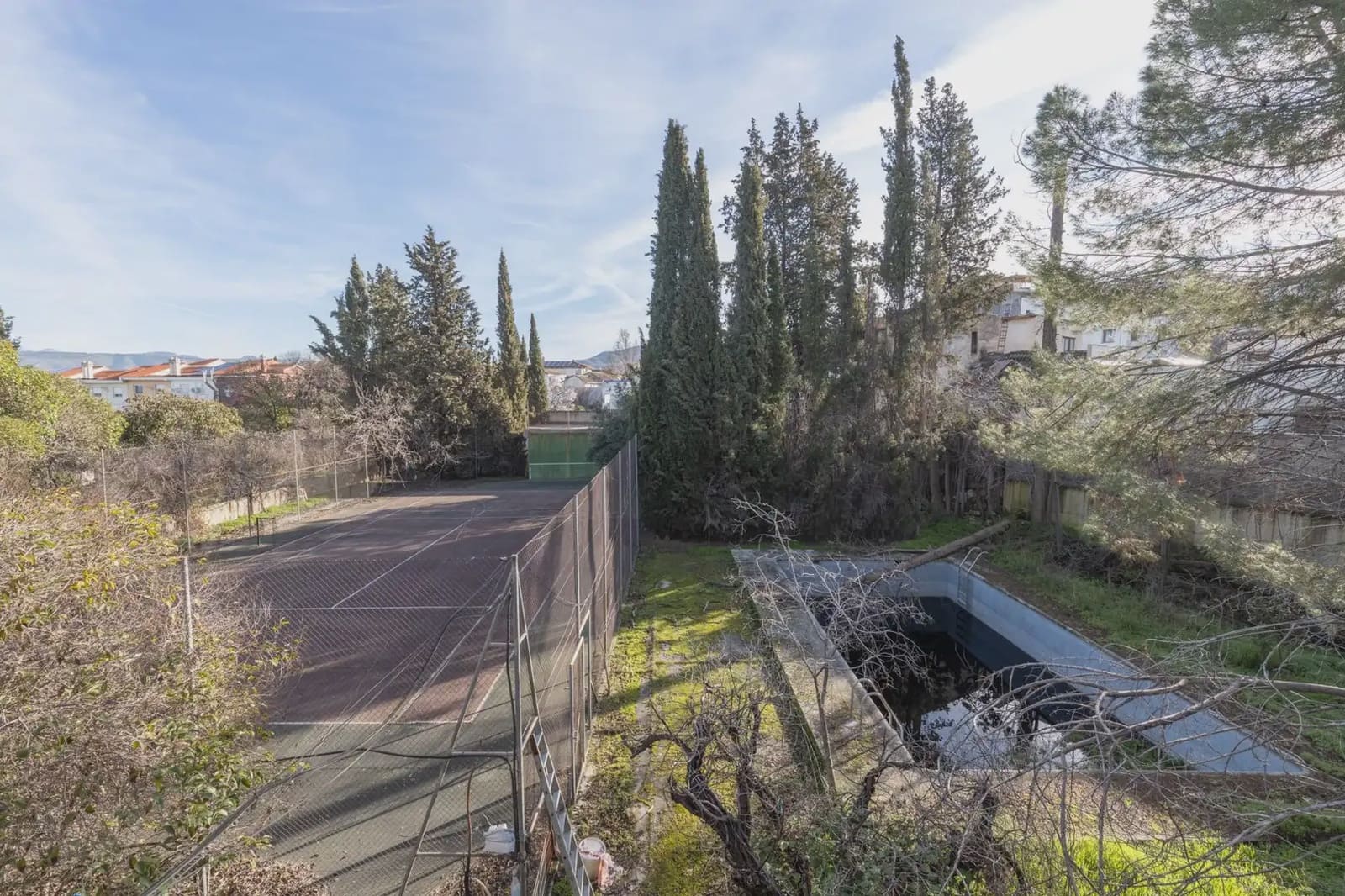 Villa te koop in La Zubia met garage - € 1.100.000 (Ref: 9837004)