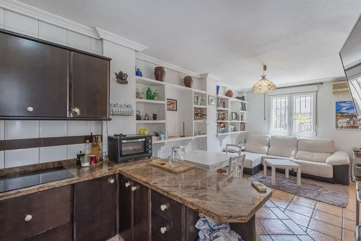 Takvåning till salu i Granada stad - 339 000 € (Ref: 9837007)