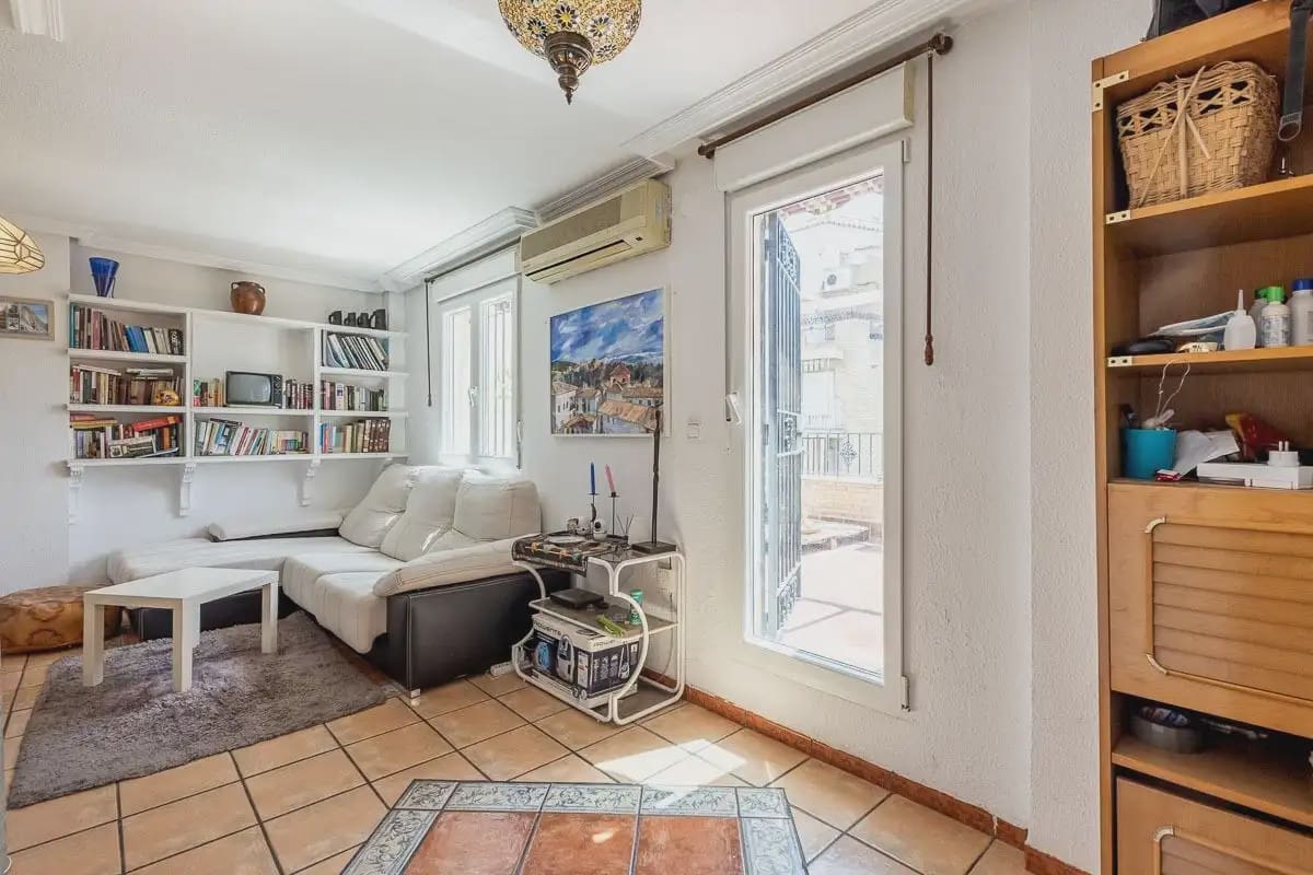 Takvåning till salu i Granada stad - 339 000 € (Ref: 9837007)