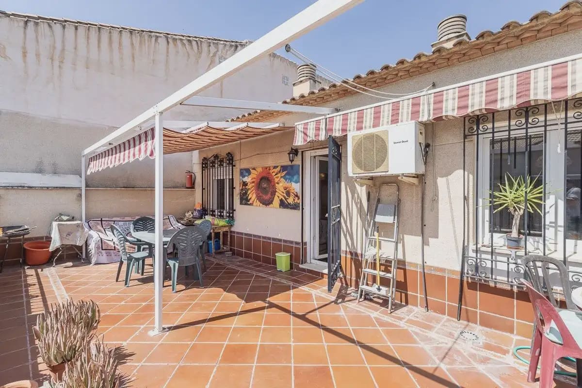 Takvåning till salu i Granada stad - 339 000 € (Ref: 9837007)