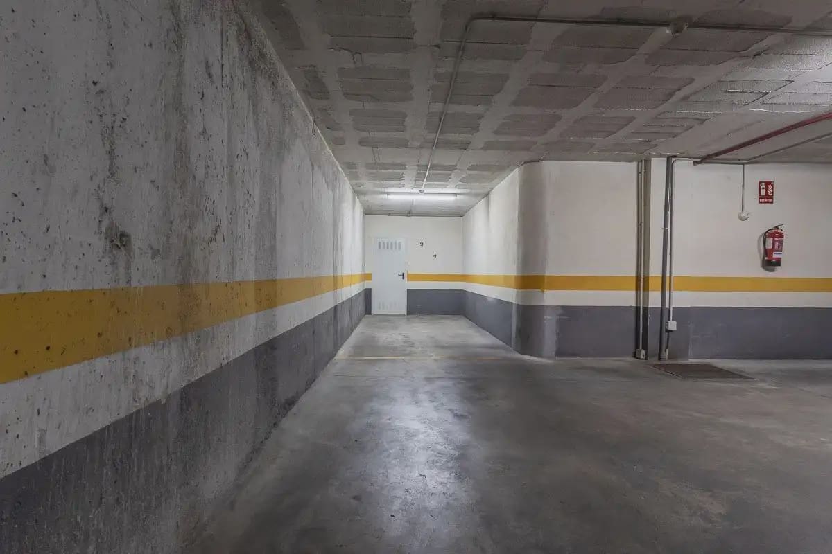 Garage for sale in Granada city - € 19,500 (Ref: 9837008)