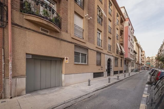 Garage for sale in Figares, Granada city - € 19,500 (Ref: 9837008)