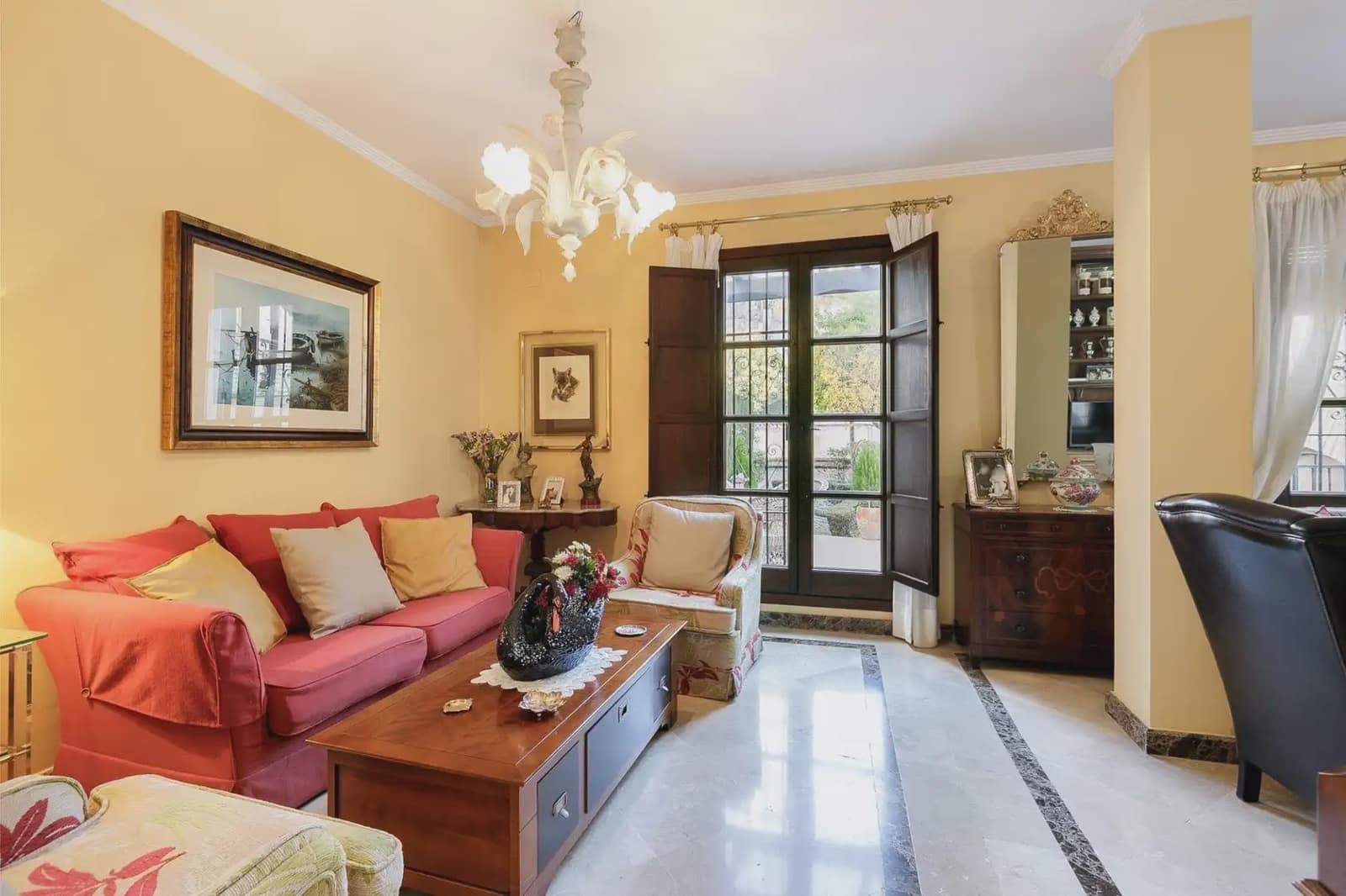 Semi-detached Villa for sale in Granada city with garage - € 640,000 (Ref: 9837009)