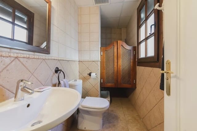 Semi-detached Villa for sale in Albaicin, Granada city with garage - € 640,000 (Ref: 9837009)