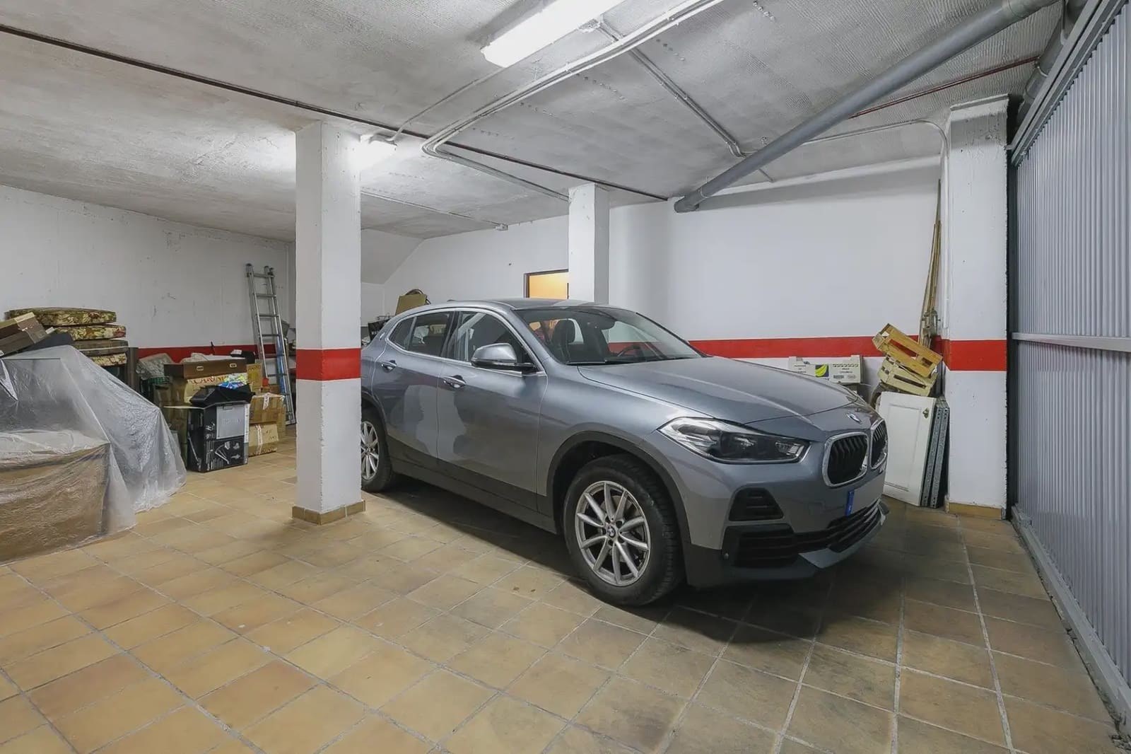 Semi-detached Villa for sale in Granada city with garage - € 640,000 (Ref: 9837009)