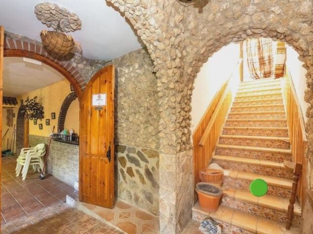 Finca/Landehus til salg i Güevéjar - € 800.000 (Ref: 9837010)