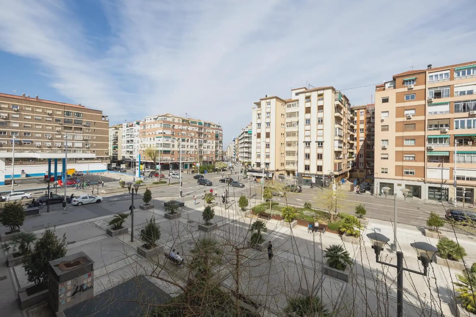 Flat for sale in Granada city - € 290,000 (Ref: 9837011)