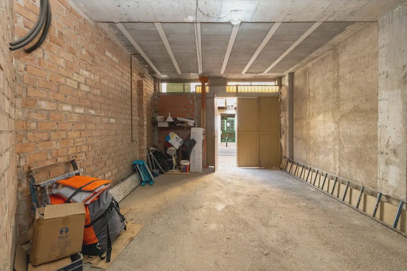 Local Comercial en Peligros en venta - 130.000 € (Ref: 9837012)