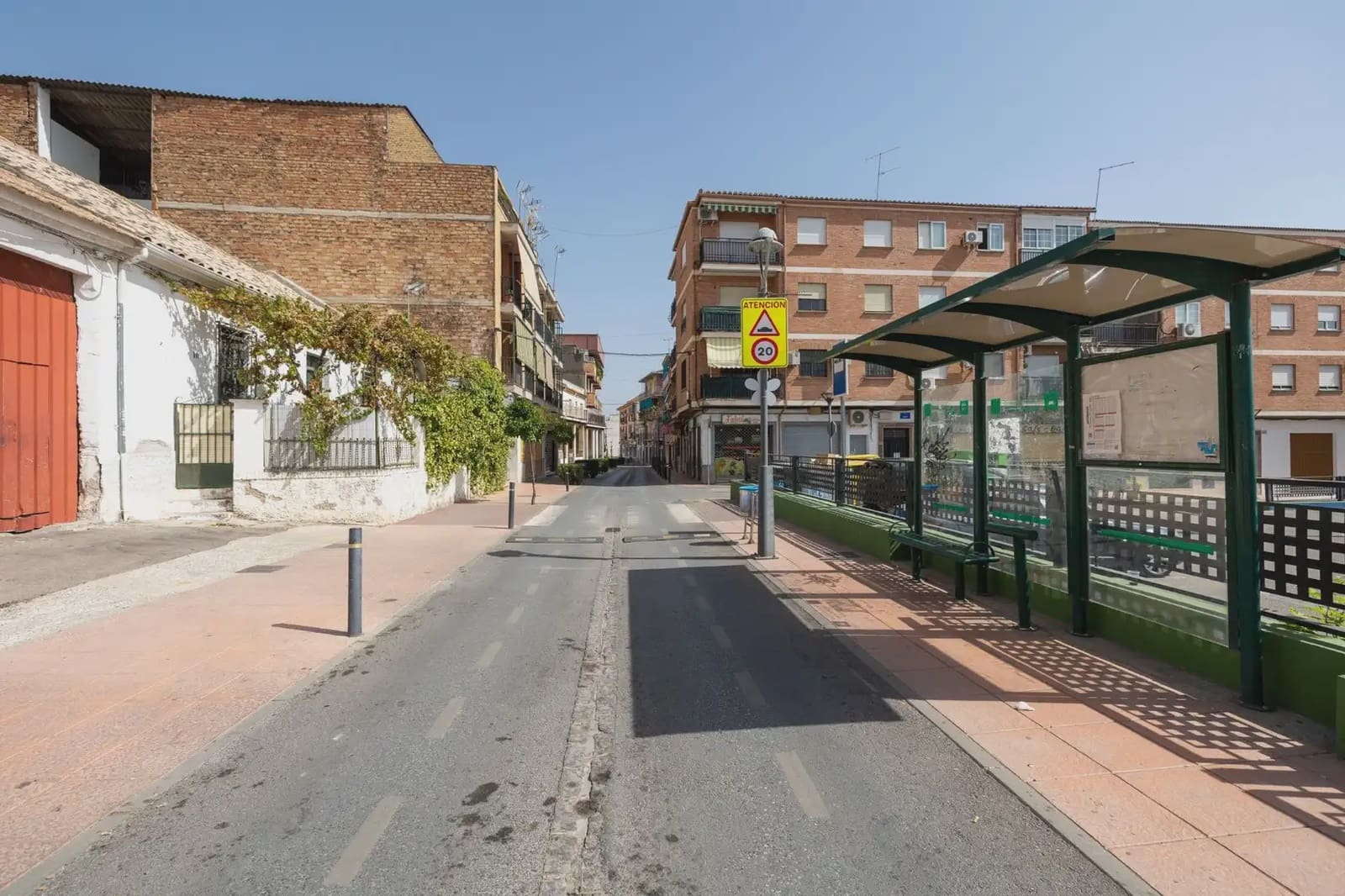 Local Comercial en Peligros en venta - 130.000 € (Ref: 9837012)