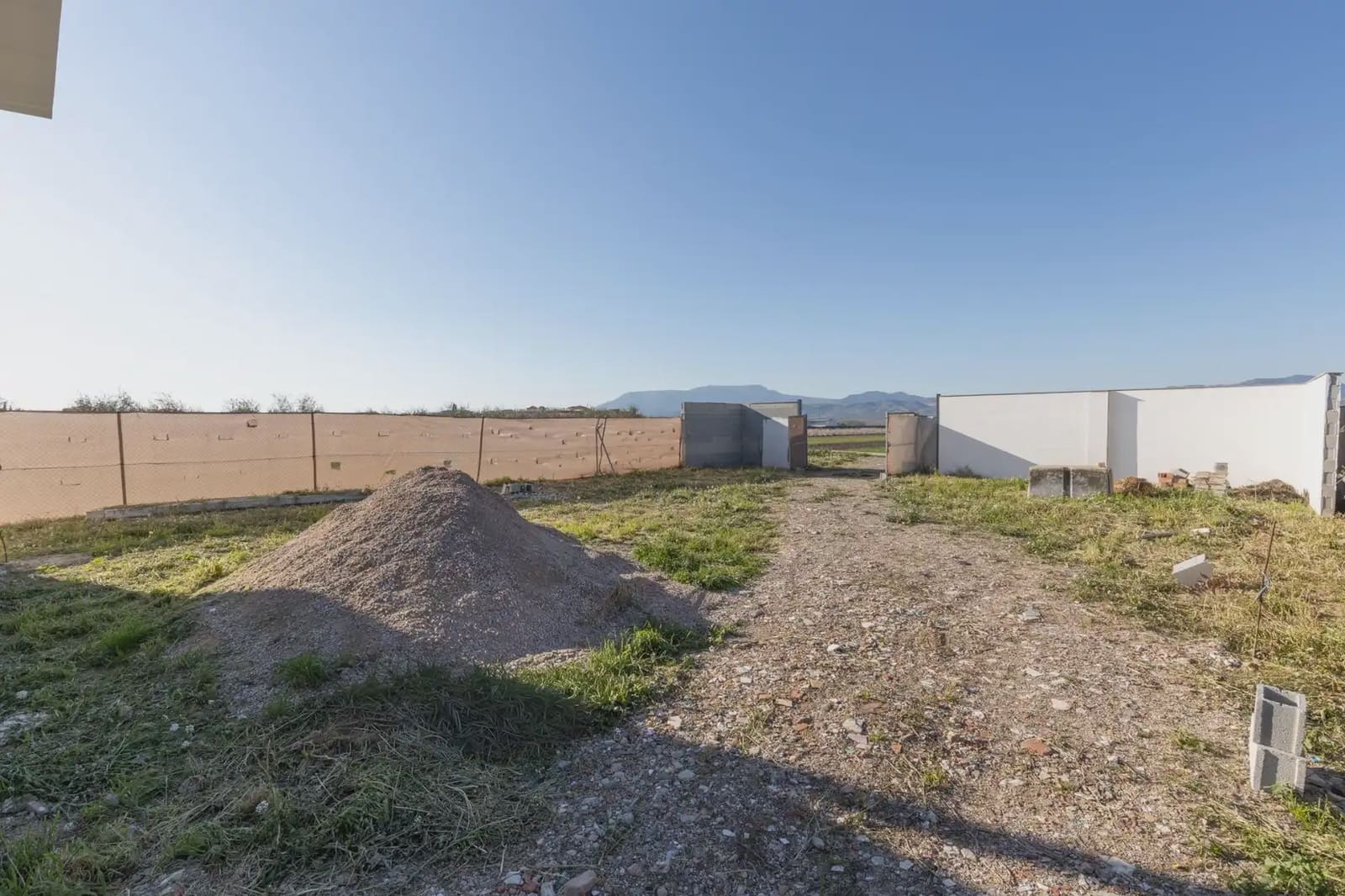 Grunde uden byggetilladelser til salg i Chauchina - € 85.000 (Ref: 9837013)