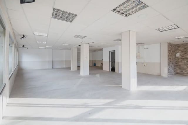 Erhverv til salg i Zaidin, Granada by - € 299.000 (Ref: 9837015)