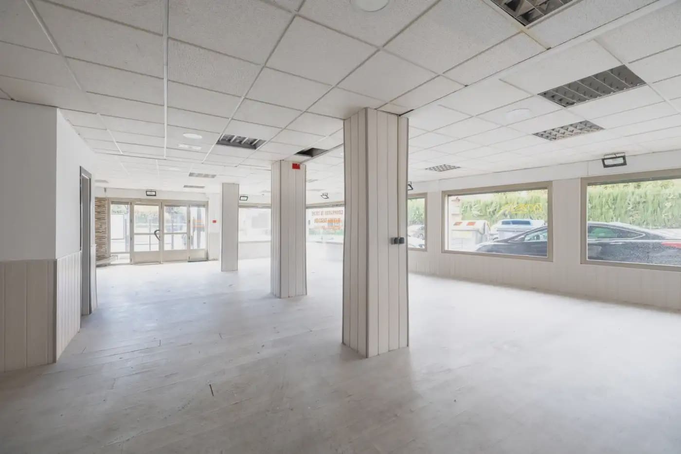 Commercieel te koop in Granada stad - € 299.000 (Ref: 9837015)