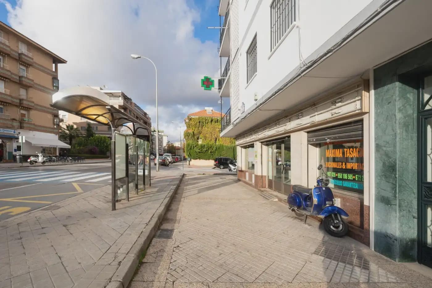 Commercieel te koop in Granada stad - € 299.000 (Ref: 9837015)
