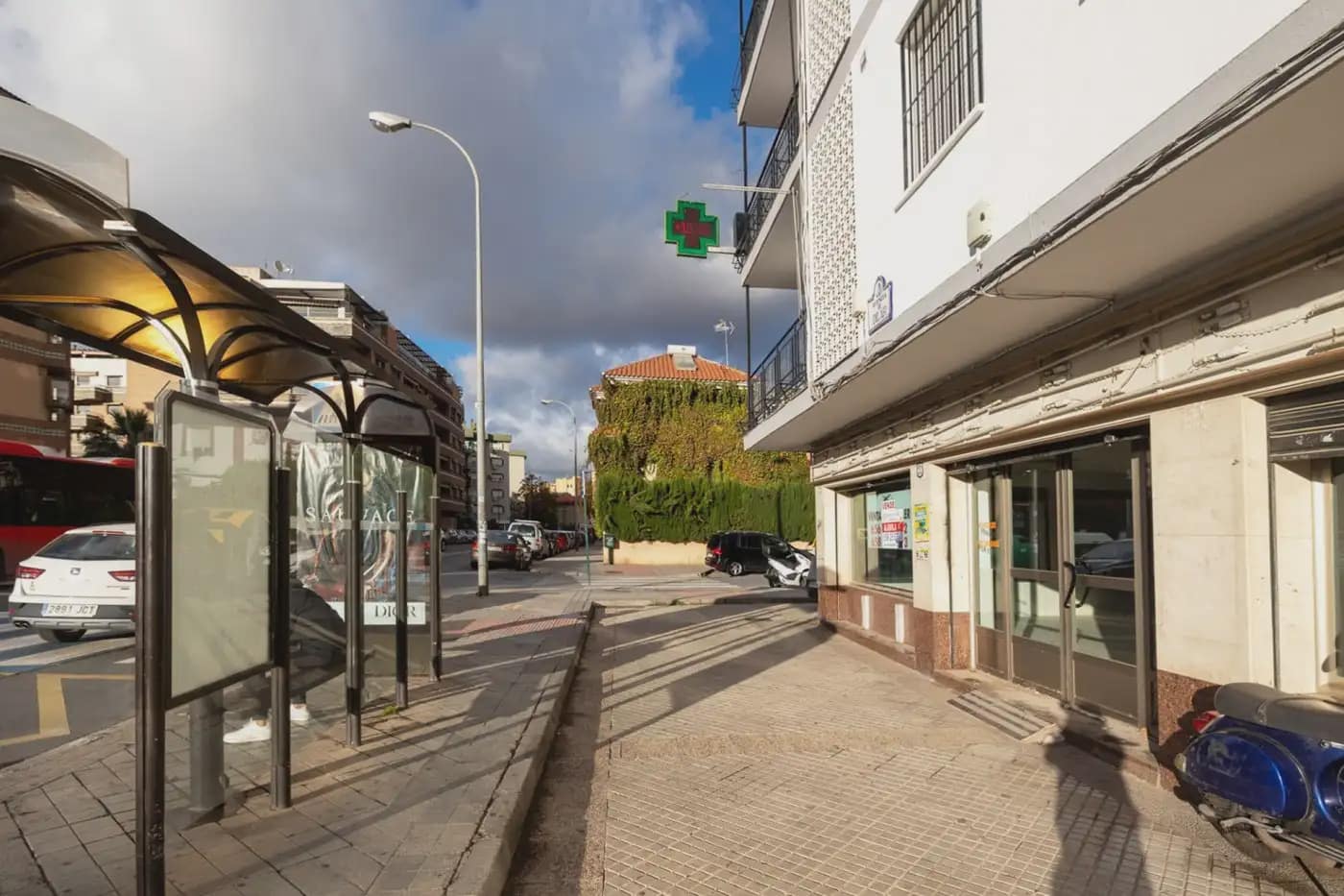 Commercieel te koop in Granada stad - € 299.000 (Ref: 9837015)