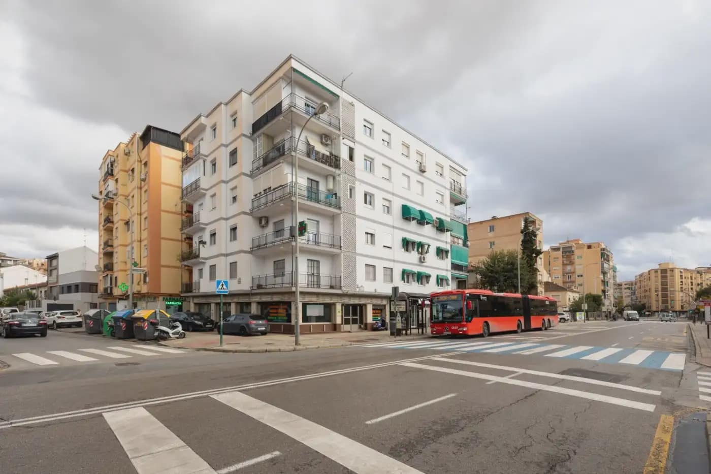 Commercieel te koop in Granada stad - € 299.000 (Ref: 9837015)