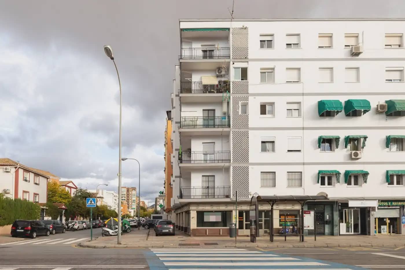 Commercieel te koop in Granada stad - € 299.000 (Ref: 9837015)